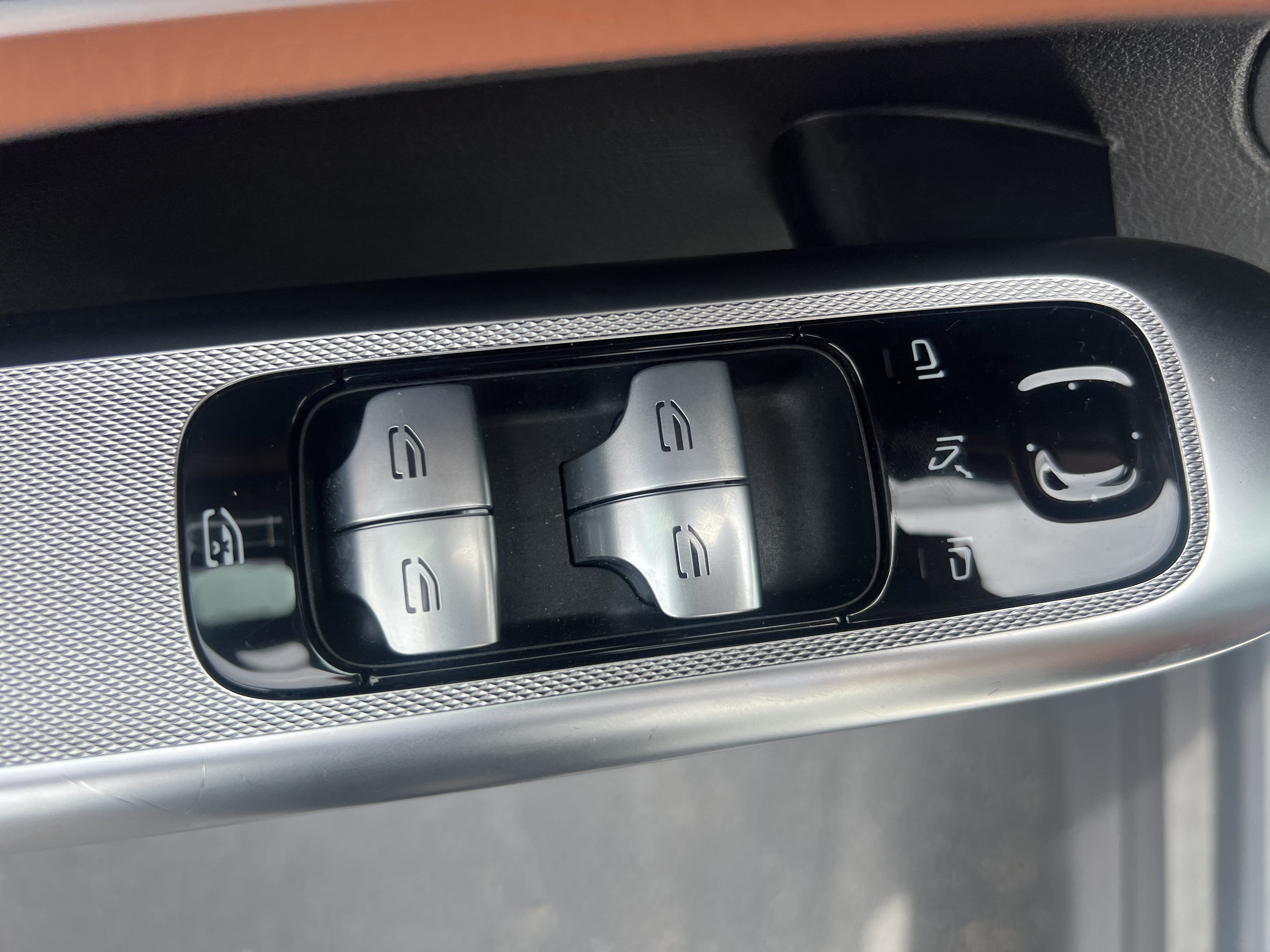 Certified 2025 Mercedes-Benz GLC 300 4MATIC image 15