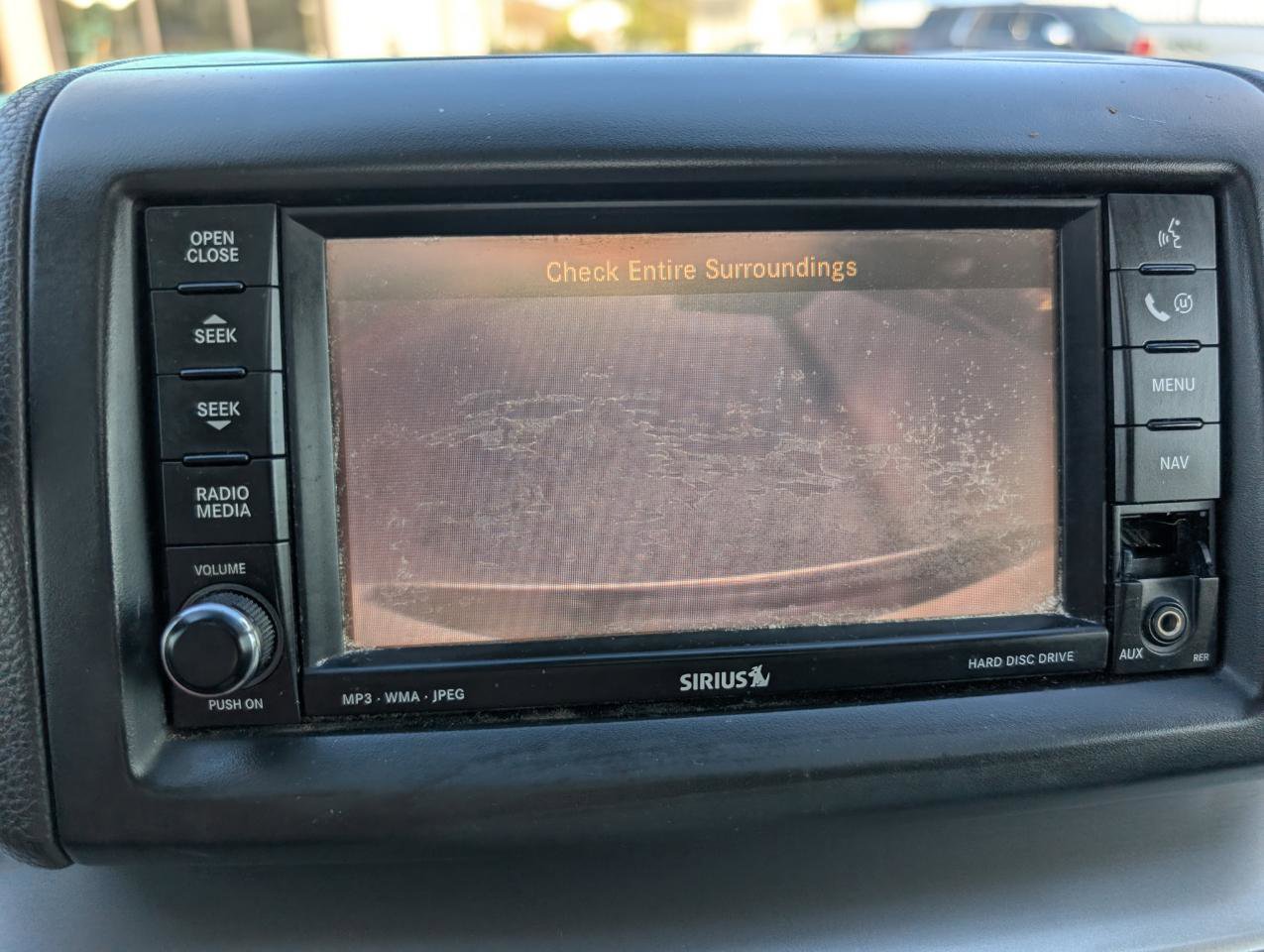 Used 2010 Volkswagen Routan SEL image 22