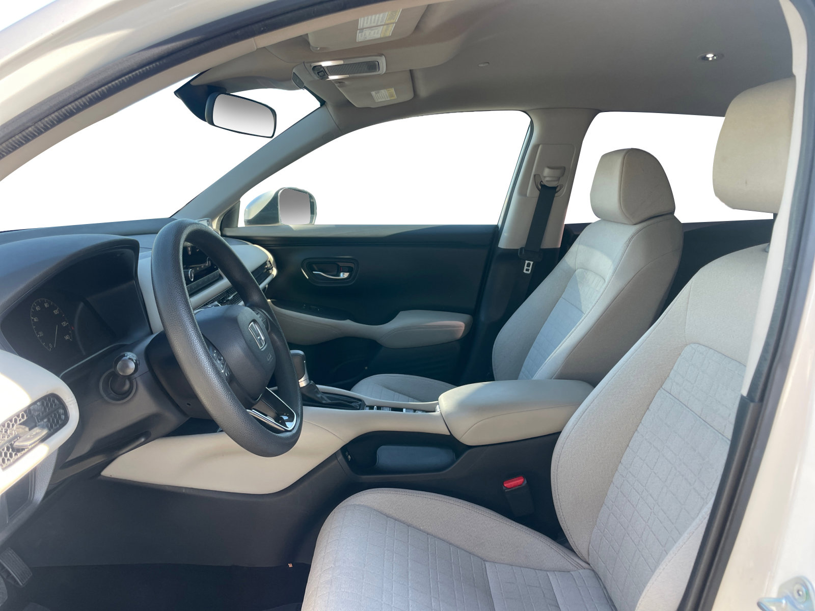 Used 2023 Honda HR-V LX image 9