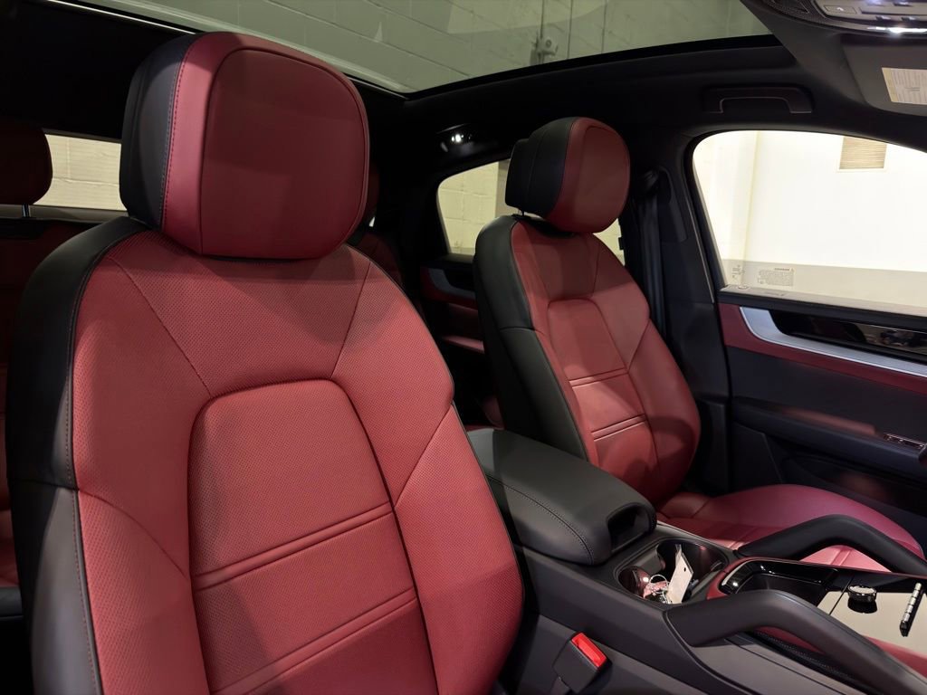 Used 2026 Porsche Cayenne S image 6