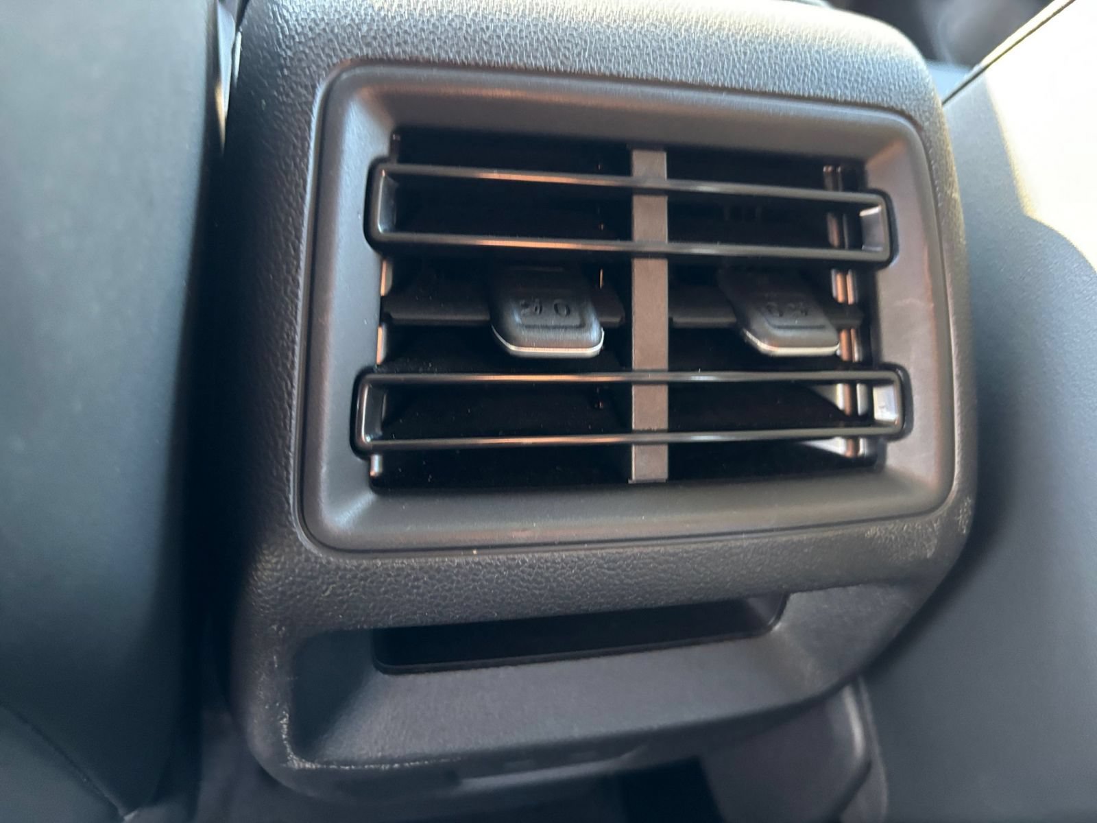 Used 2026 Volkswagen Tiguan SE AWD/4WD image 24