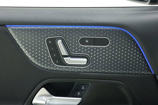 Used 2024 Mercedes-Benz GLB 250 4MATIC image 30