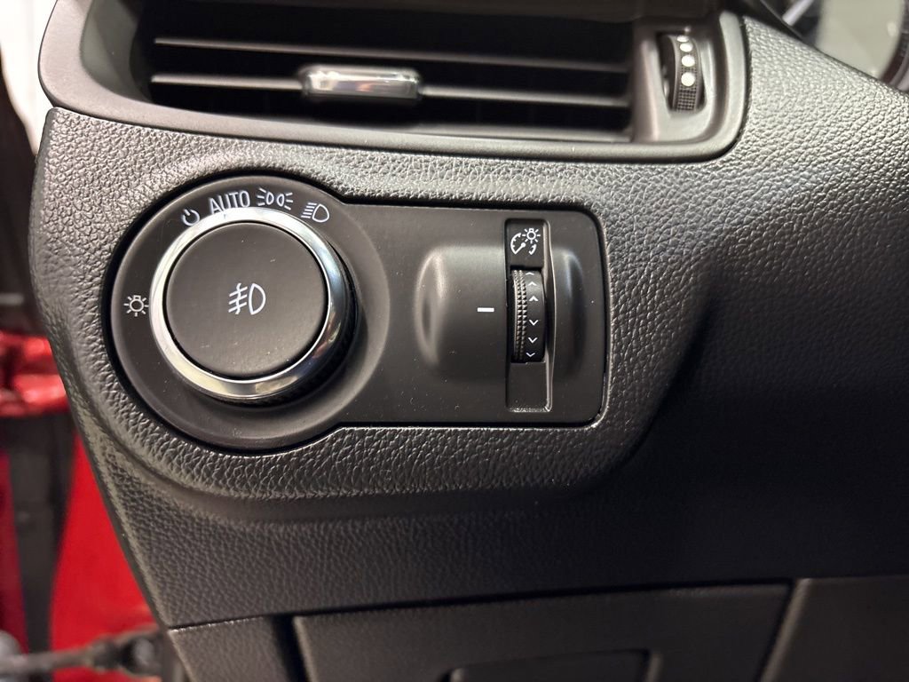 Used 2019 Buick Envision Essence image 23