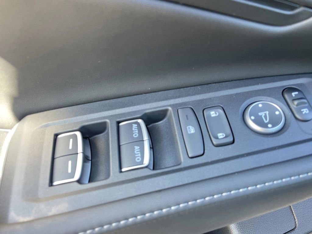 Used 2025 Honda Accord Sport image 23