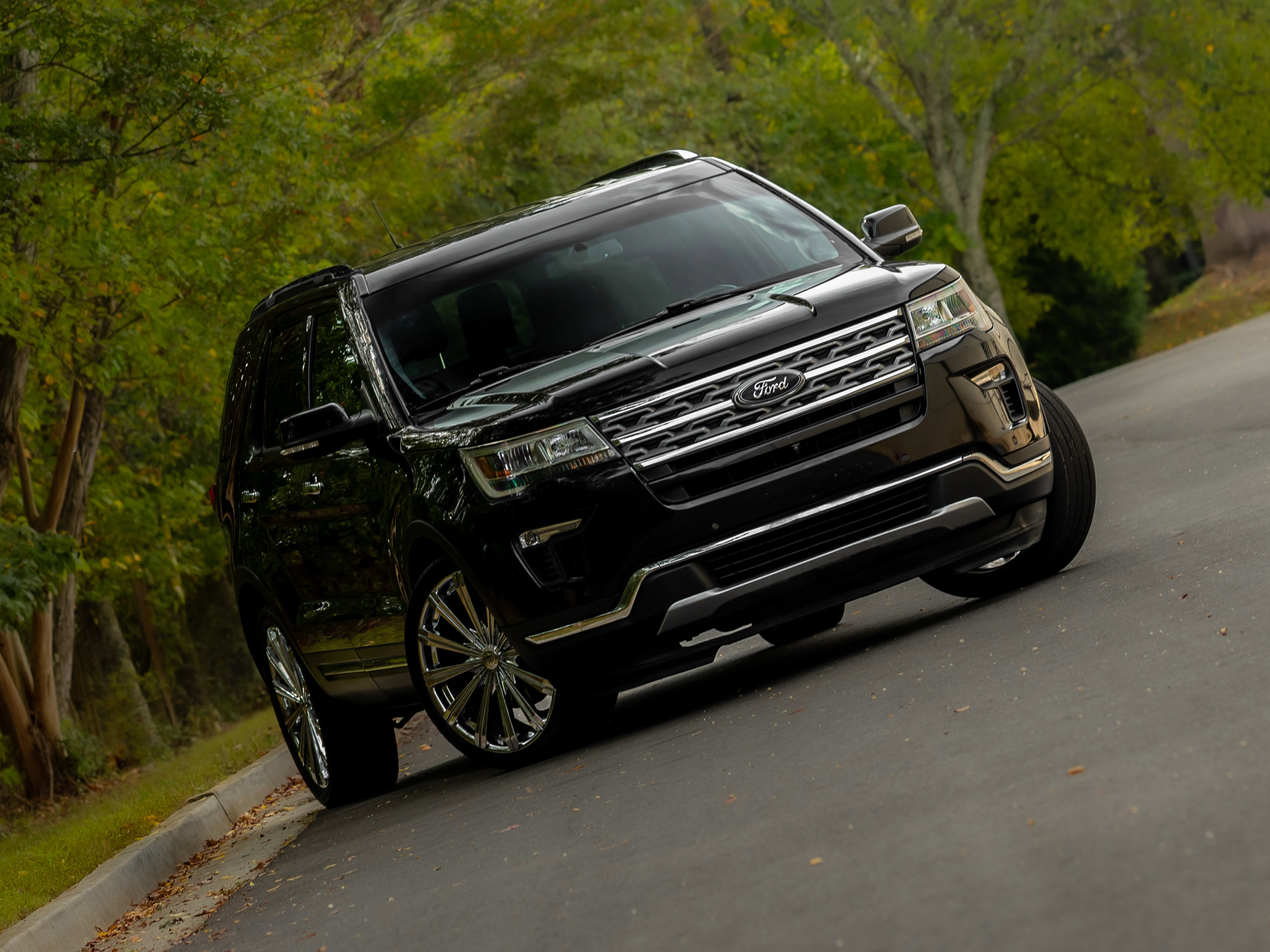 Used 2019 Ford Explorer Limited w/ Class III Trailer Tow Package image 21