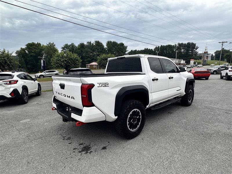 Used 2024 Toyota Tacoma TRD Off-Road AWD/4WD image 6