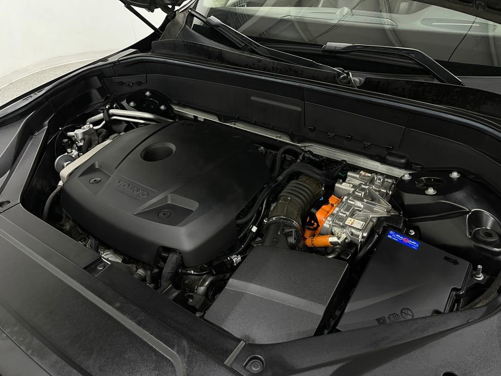 Used 2018 Volvo XC90 T8 Momentum w/ Convenience Package image 29