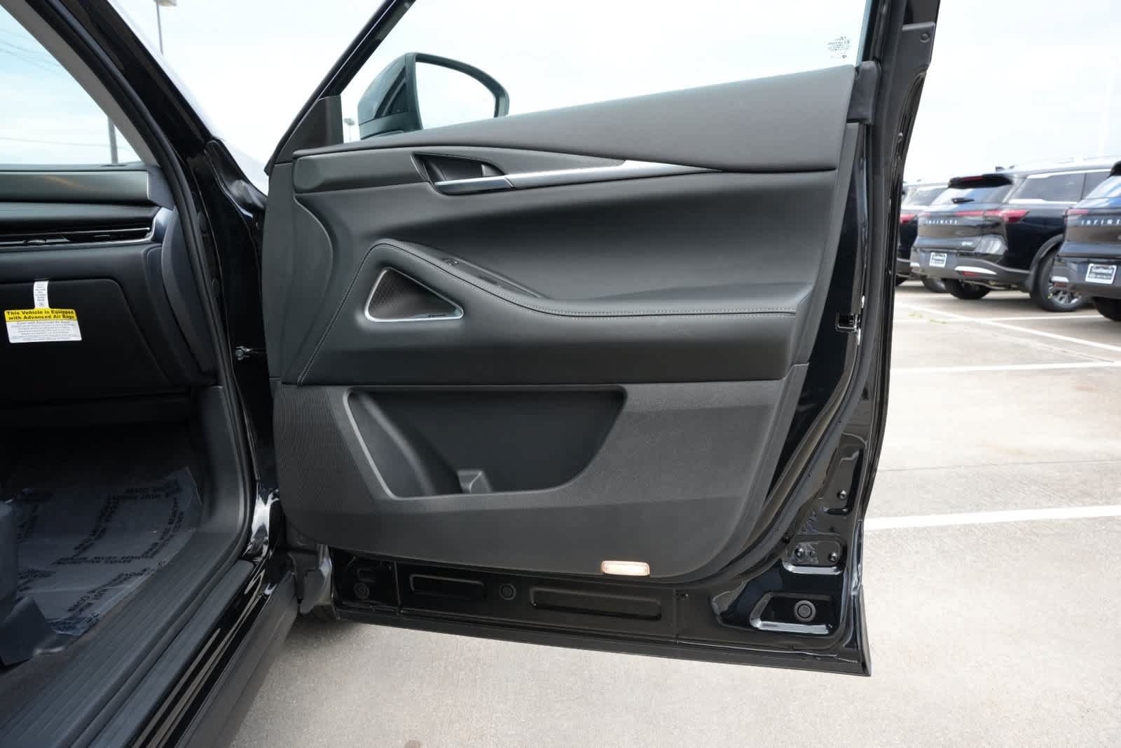 Certified 2027 INFINITI QX60 Luxe w/ Cargo Package FWD image 23