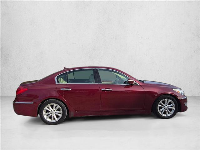 Used 2013 Hyundai Genesis 3.8 RWD image 4