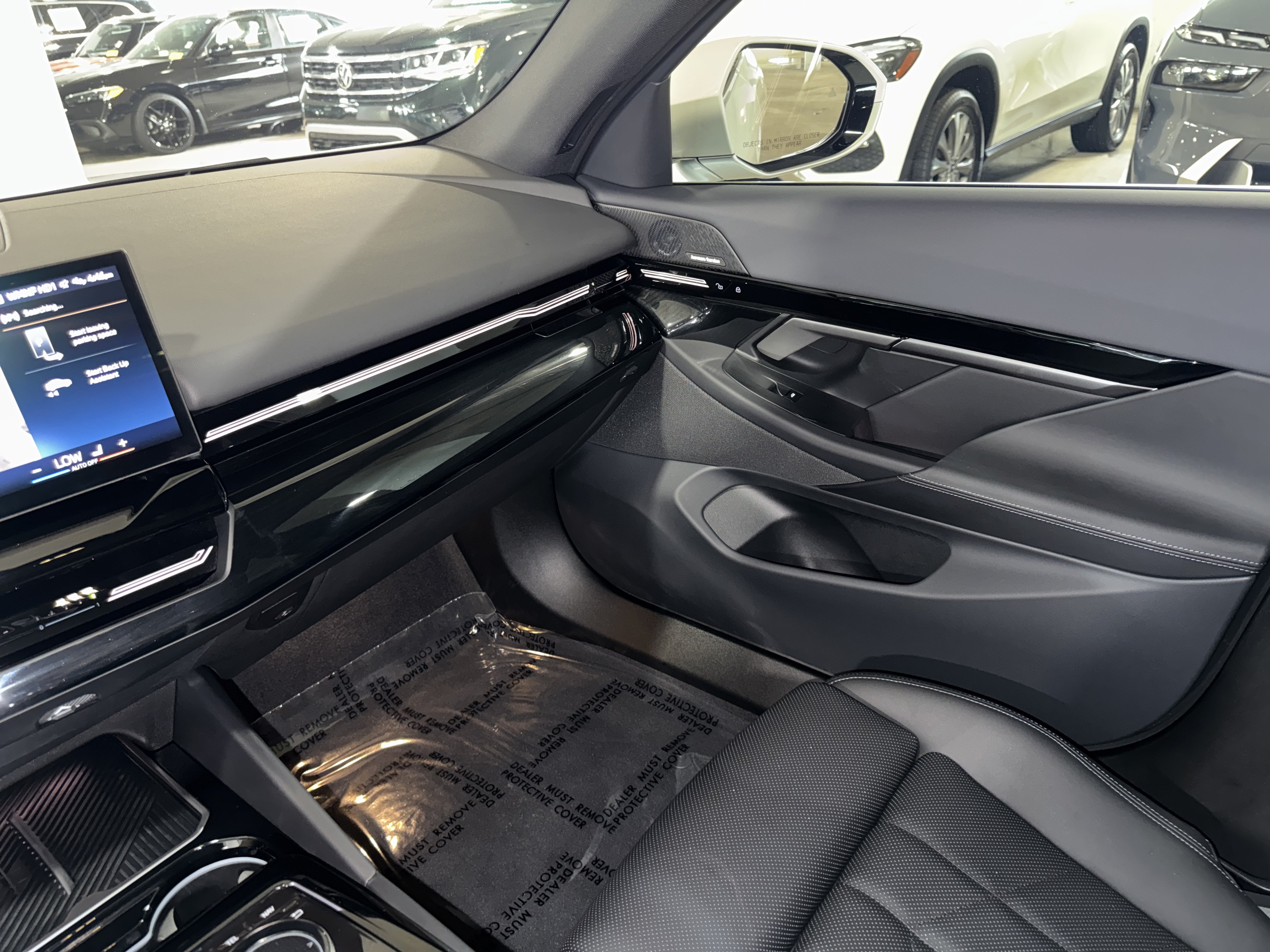 Used 2025 BMW 530i w/ Premium Package RWD image 30