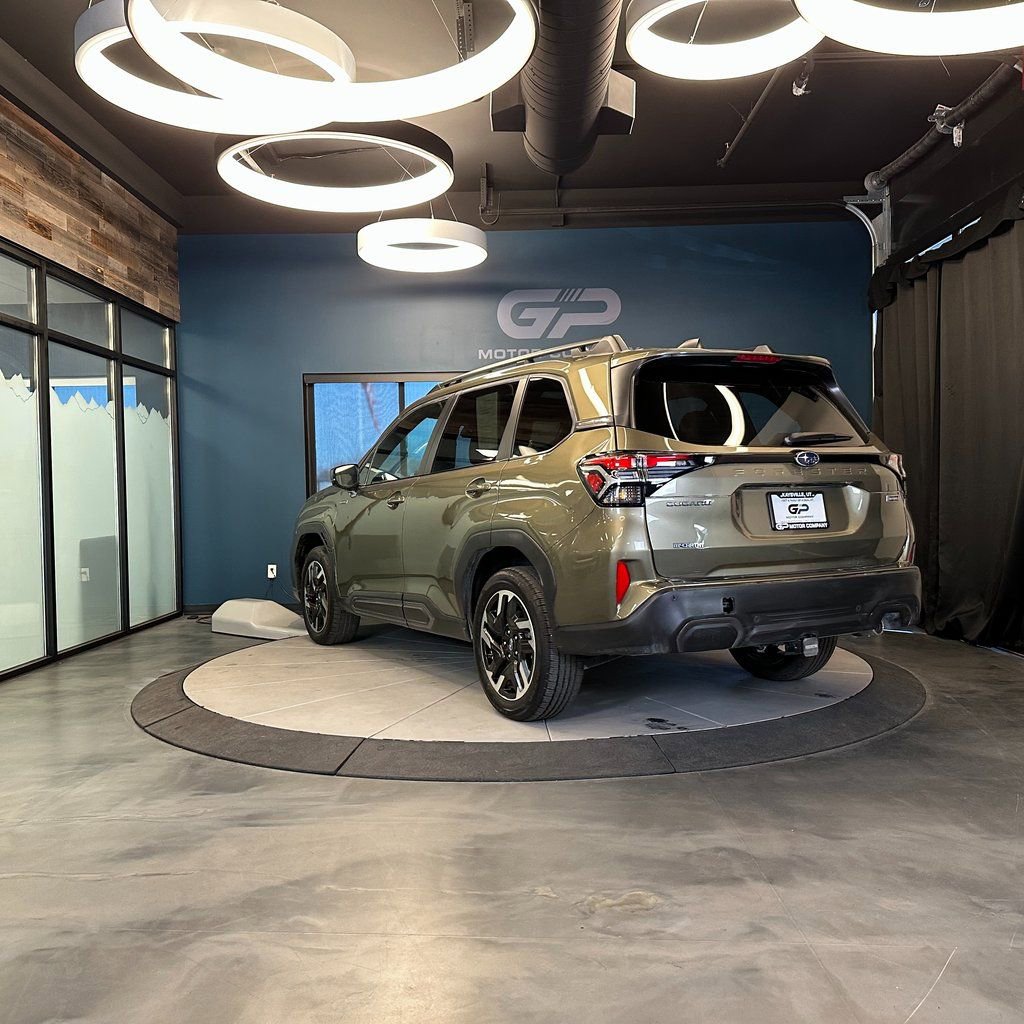 Used 2025 Subaru Forester Limited image 5