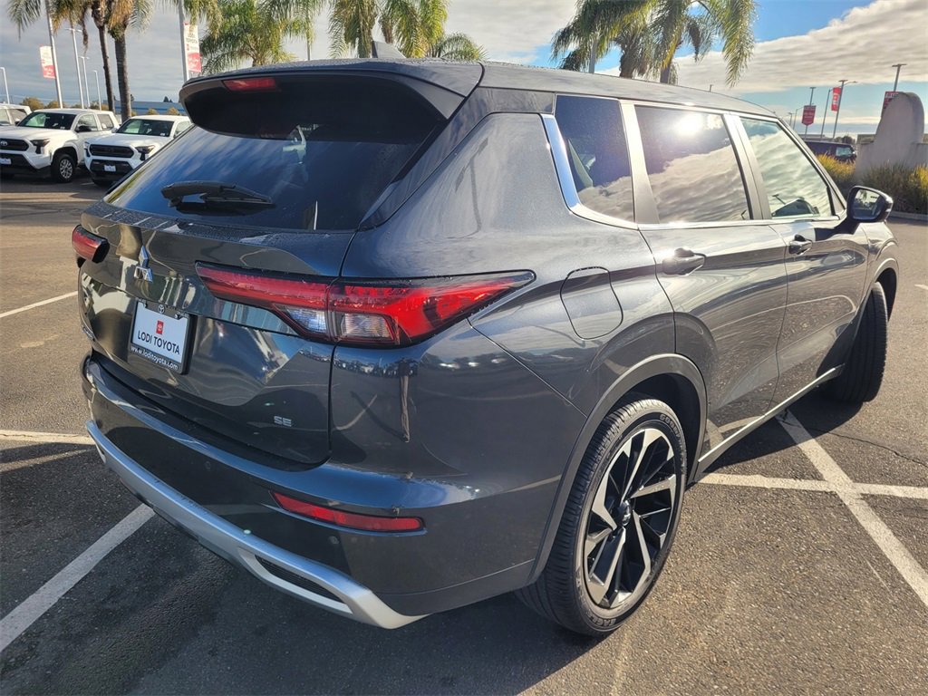 Used 2024 Mitsubishi Outlander SE image 4