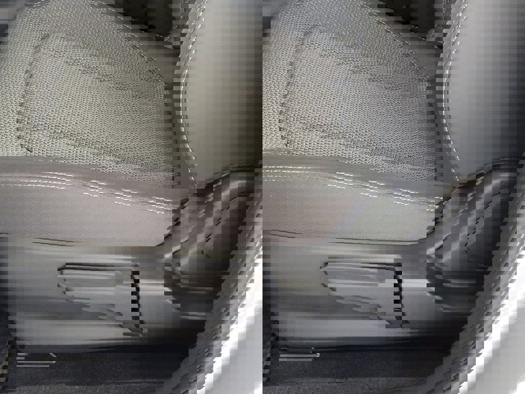 Used 2024 Subaru Crosstrek 2.0i Premium image 15