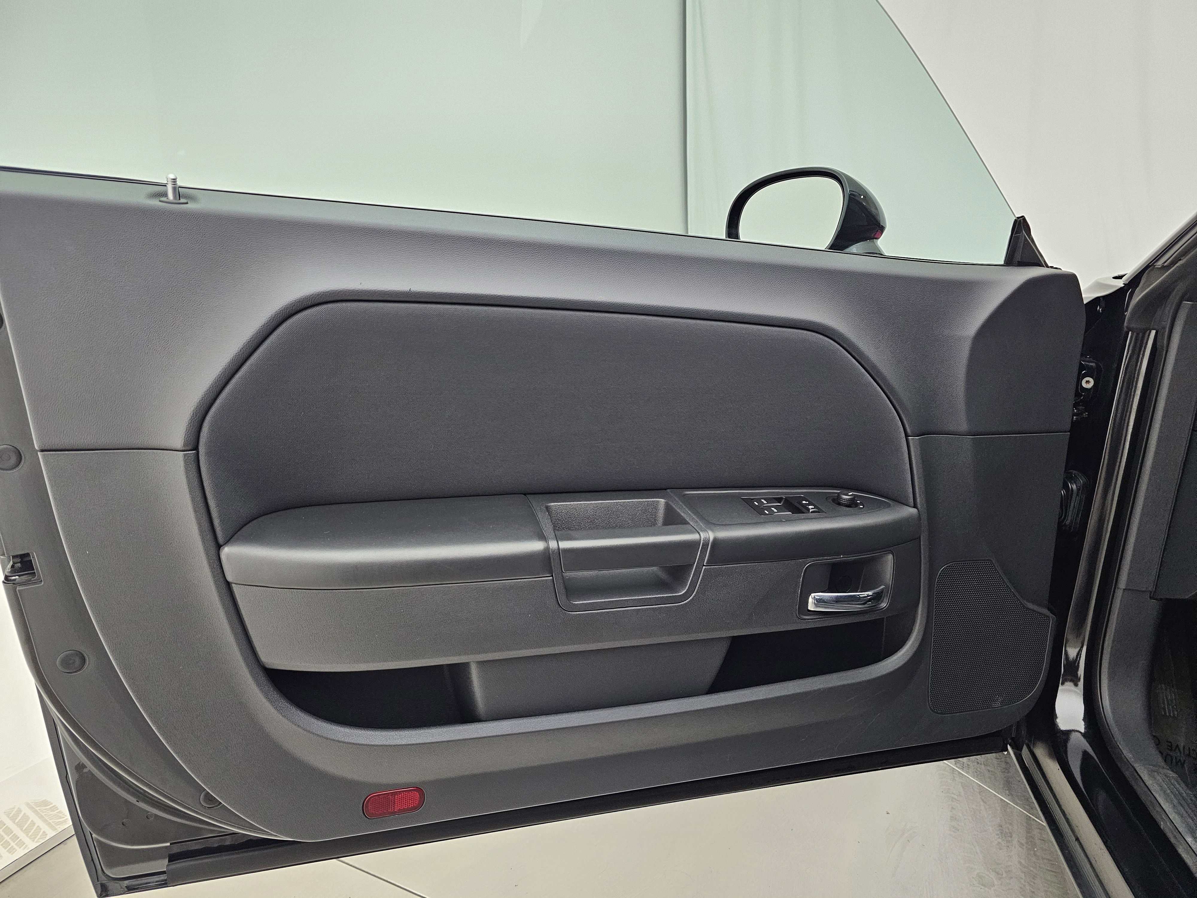 Used 2010 Dodge Challenger SE image 12