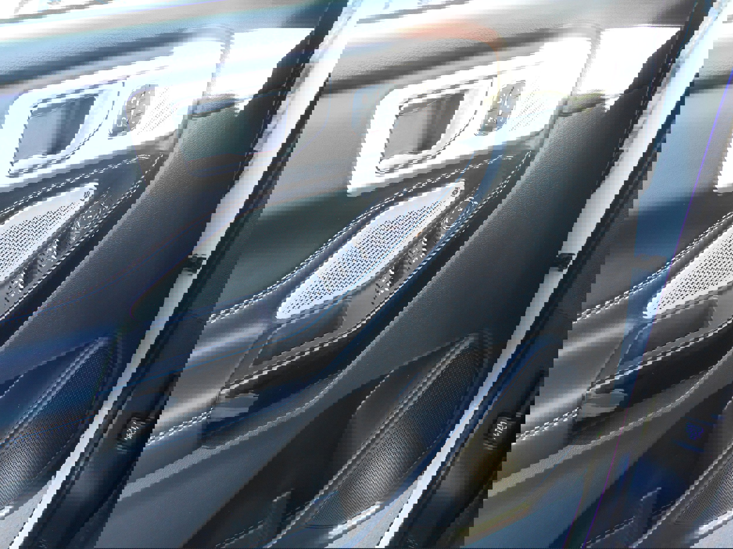 Used 2022 Ford Explorer ST w/ Equipment Group 401A image 11