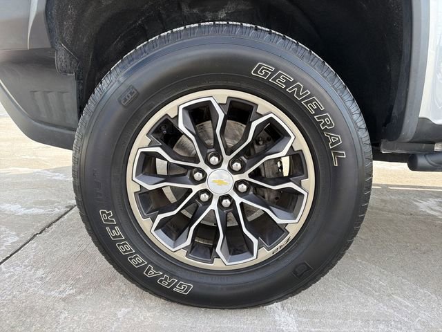 Used 2018 Chevrolet Colorado ZR2 image 12