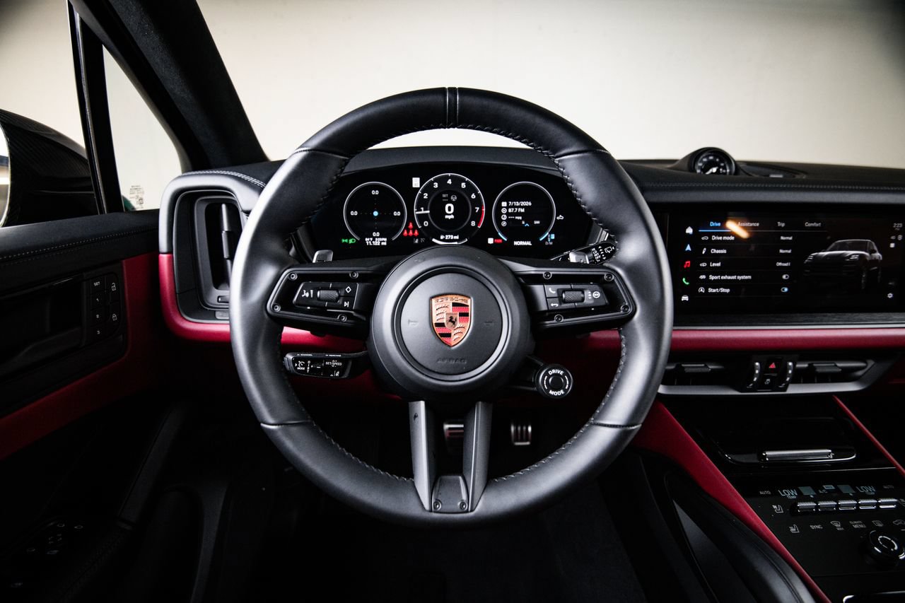 Certified 2026 Porsche Cayenne GTS AWD/4WD image 26