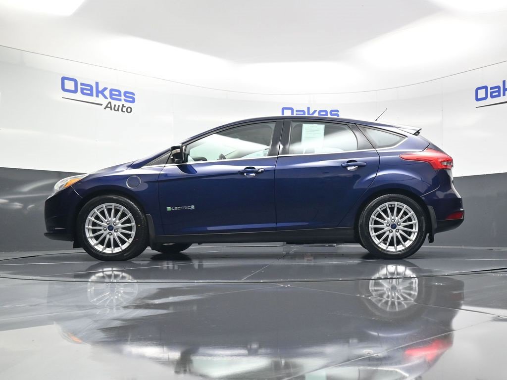 Used 2016 Ford Focus Base w/ Exterior Protection Package image 41