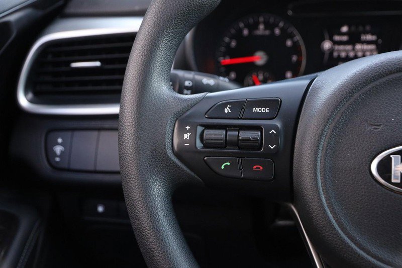 Used 2017 Kia Sorento L image 11