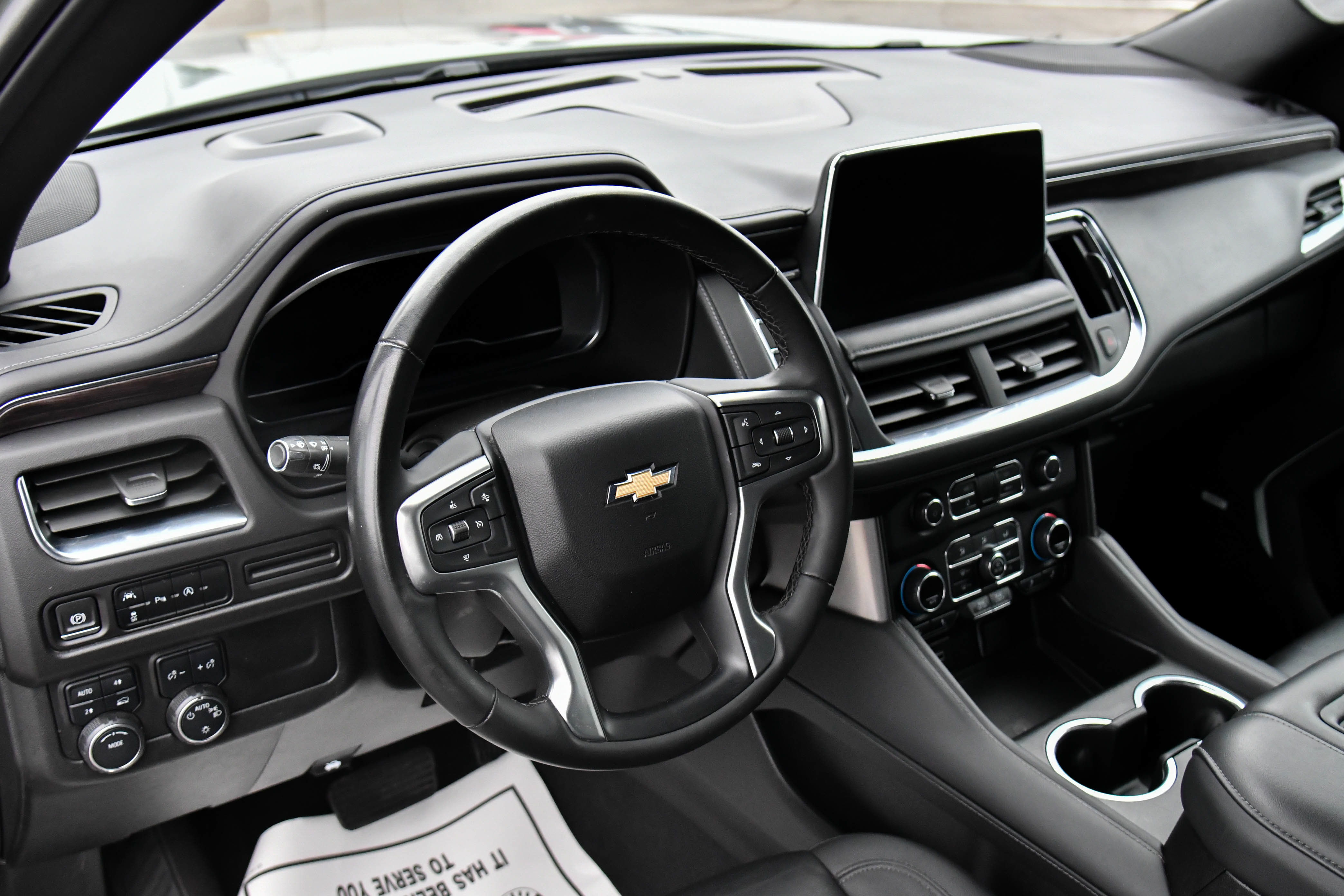 Used 2024 Chevrolet Tahoe LT AWD/4WD image 17