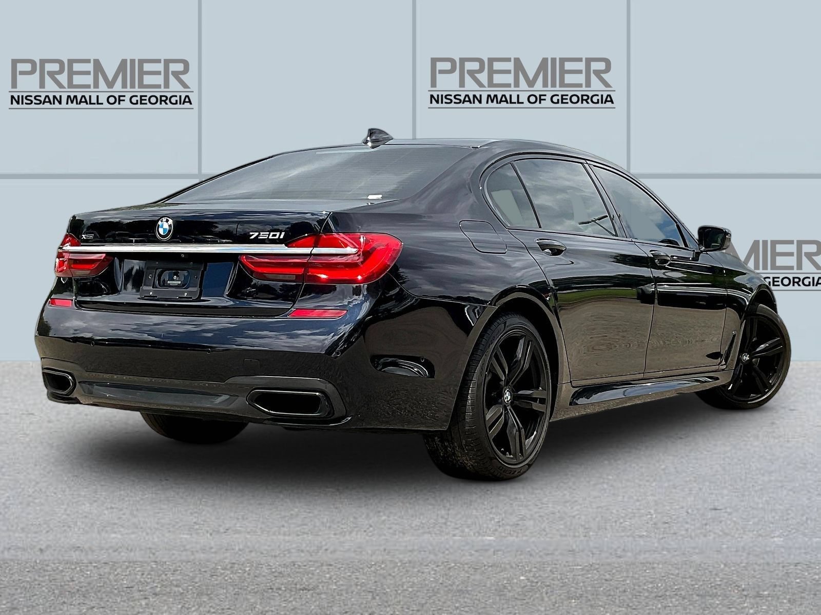 Used 2018 BMW 750i xDrive AWD/4WD image 7