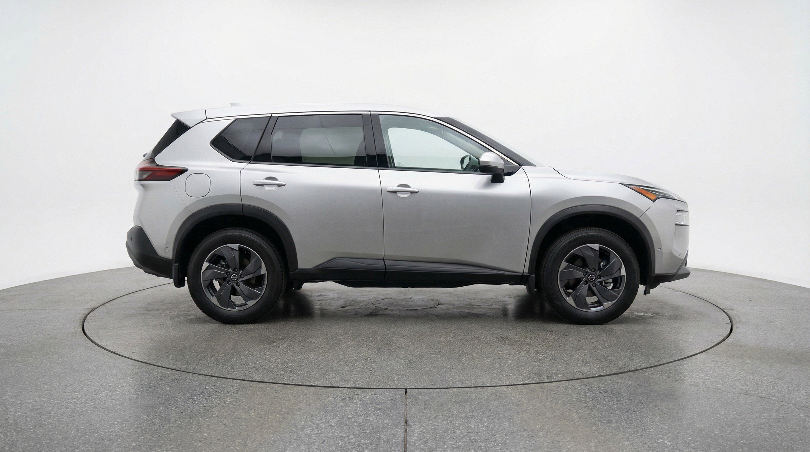 Used 2025 Nissan Rogue SV image 11