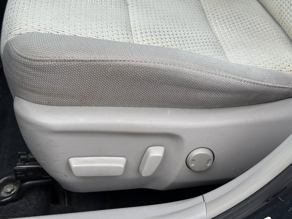 Used 2013 Toyota Camry LE image 20