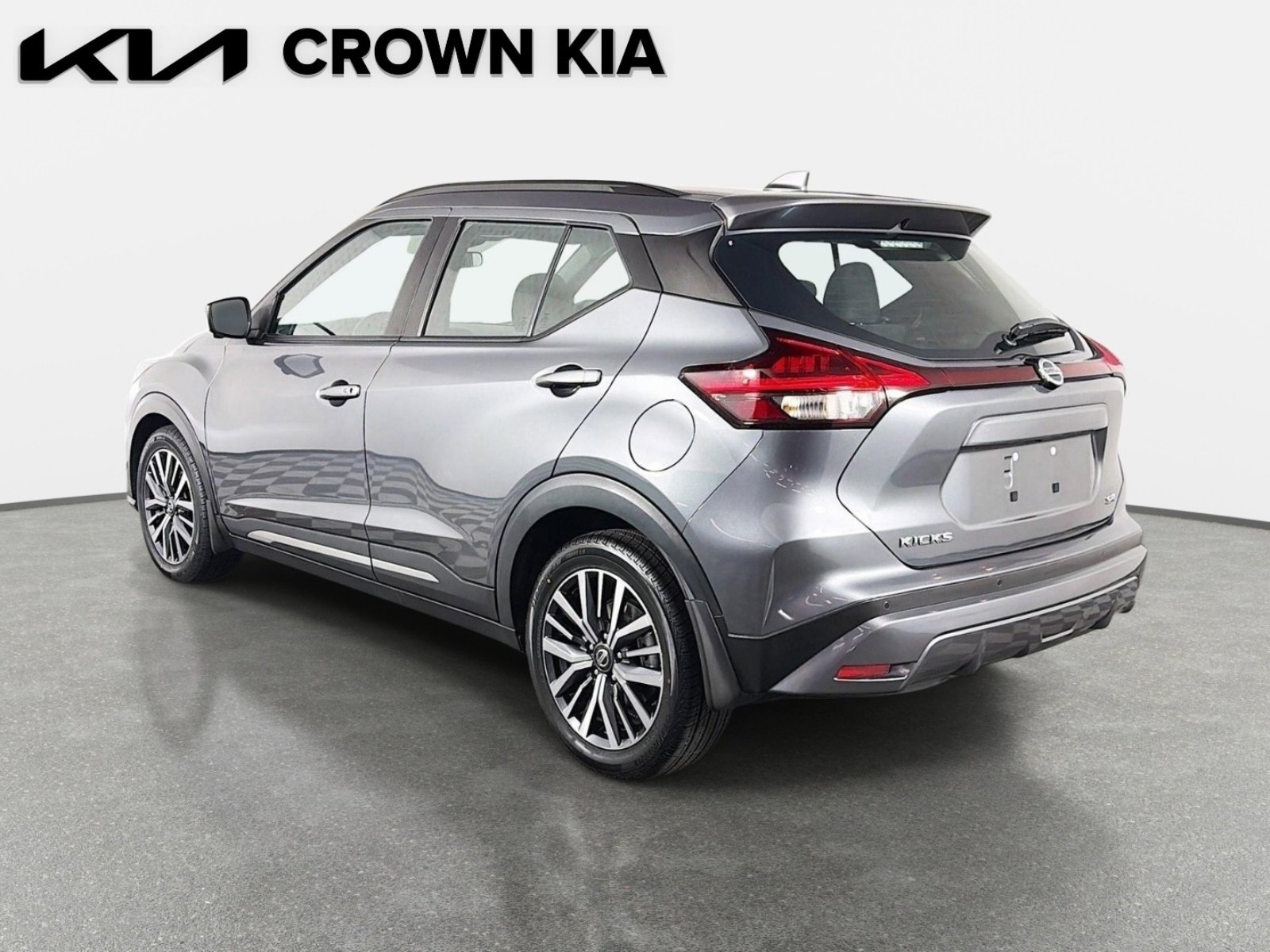 Used 2021 Nissan Kicks SR image 8