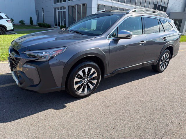 Used 2025 Subaru Outback Touring XT AWD/4WD image 1