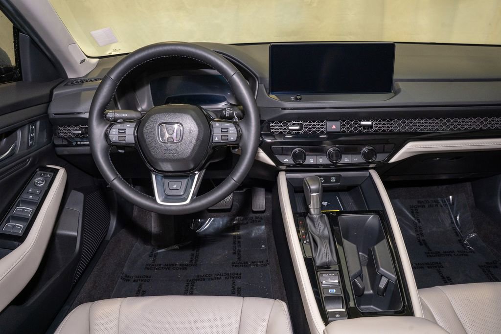 Used 2025 Honda Accord Touring image 6