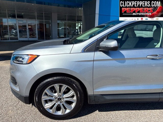 Used 2024 Ford Edge Titanium w/ Equipment Group 301A AWD/4WD image 2