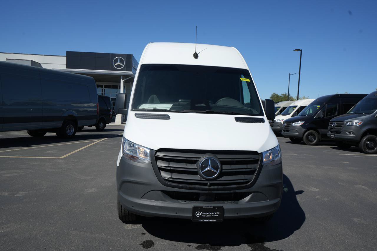 New 2025 Mercedes-Benz eSprinter 170 Cargo image 2