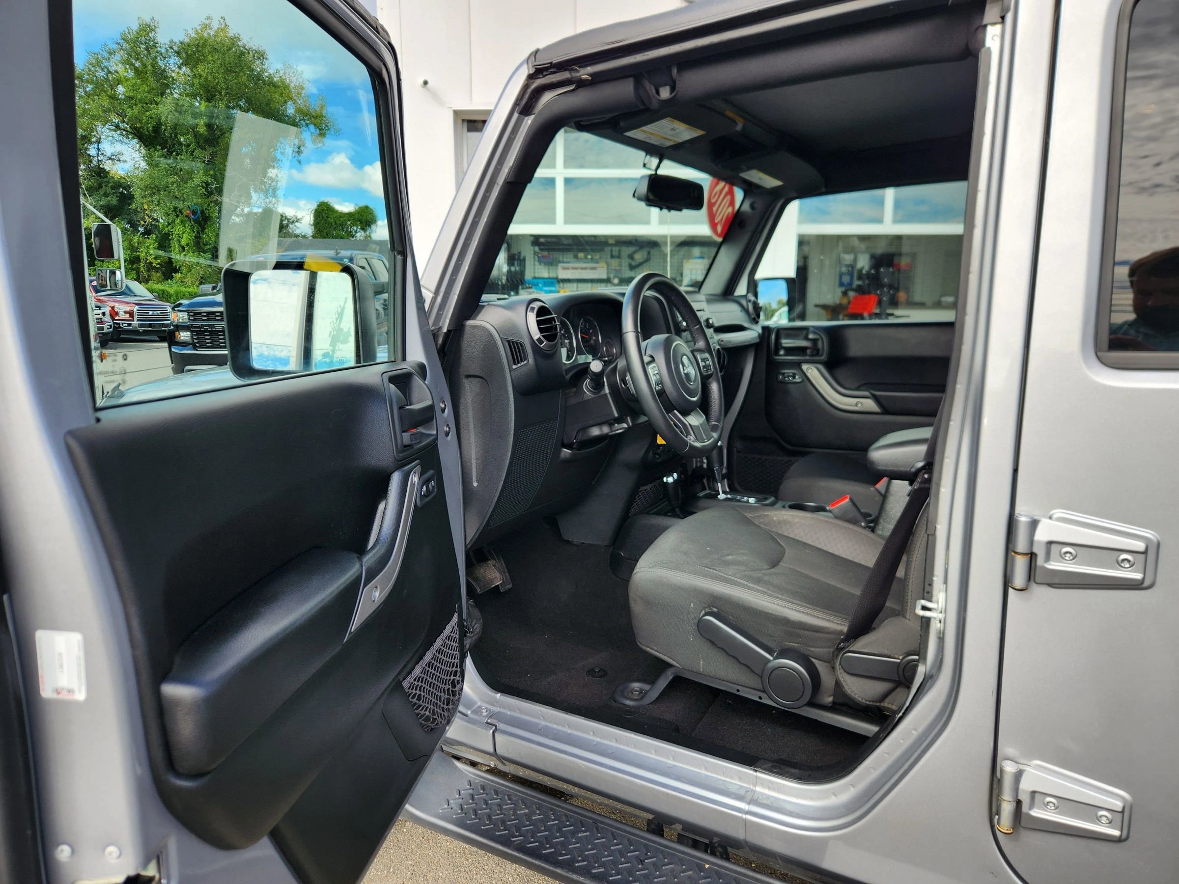 Used 2018 Jeep Wrangler Unlimited Sport S AWD/4WD image 22