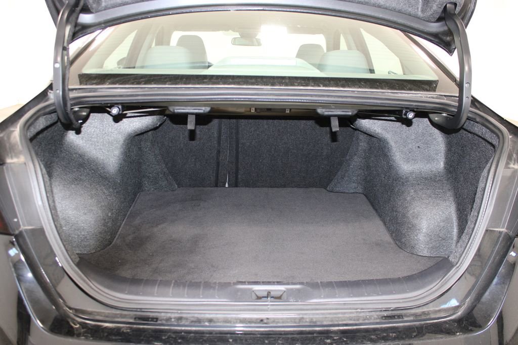 Used 2025 Nissan Altima 2.5 SV image 13