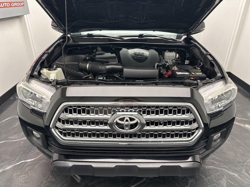 Used 2016 Toyota Tacoma TRD Off-Road AWD/4WD image 31