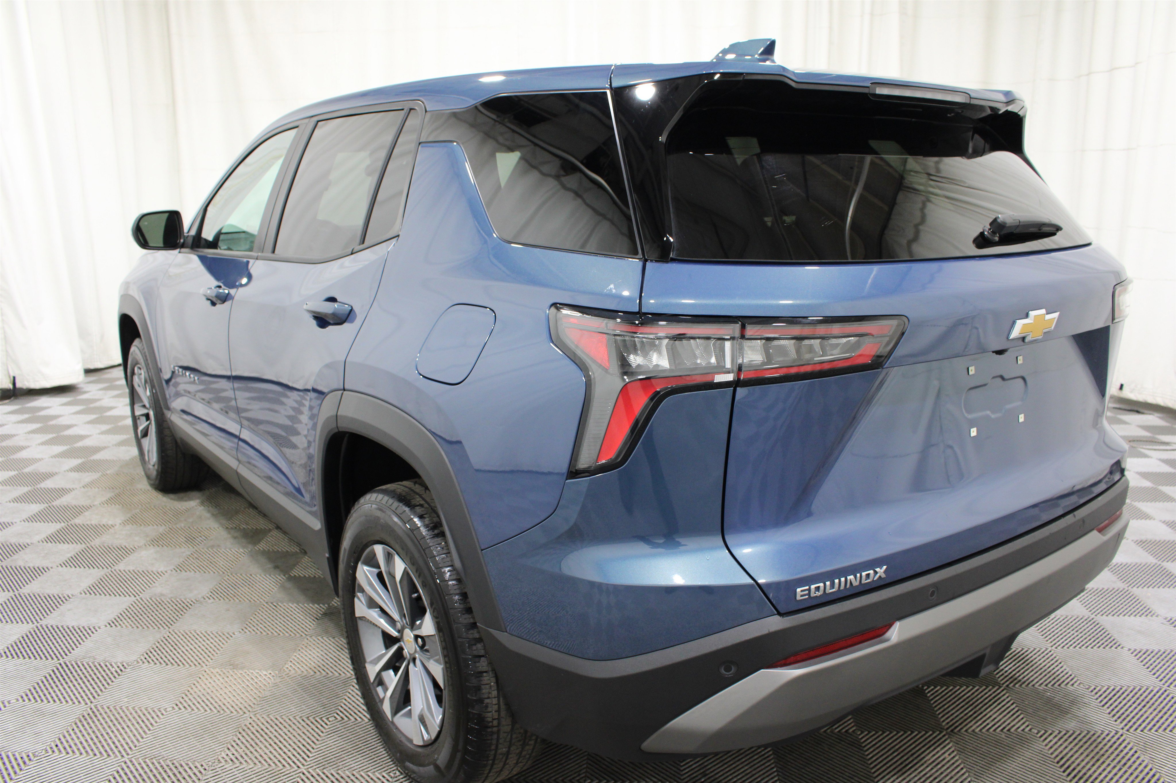 Used 2025 Chevrolet Equinox LT FWD image 28