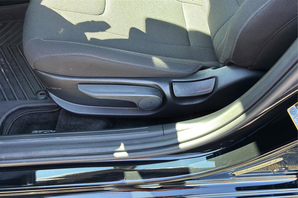 Certified 2025 Hyundai Elantra SE image 13
