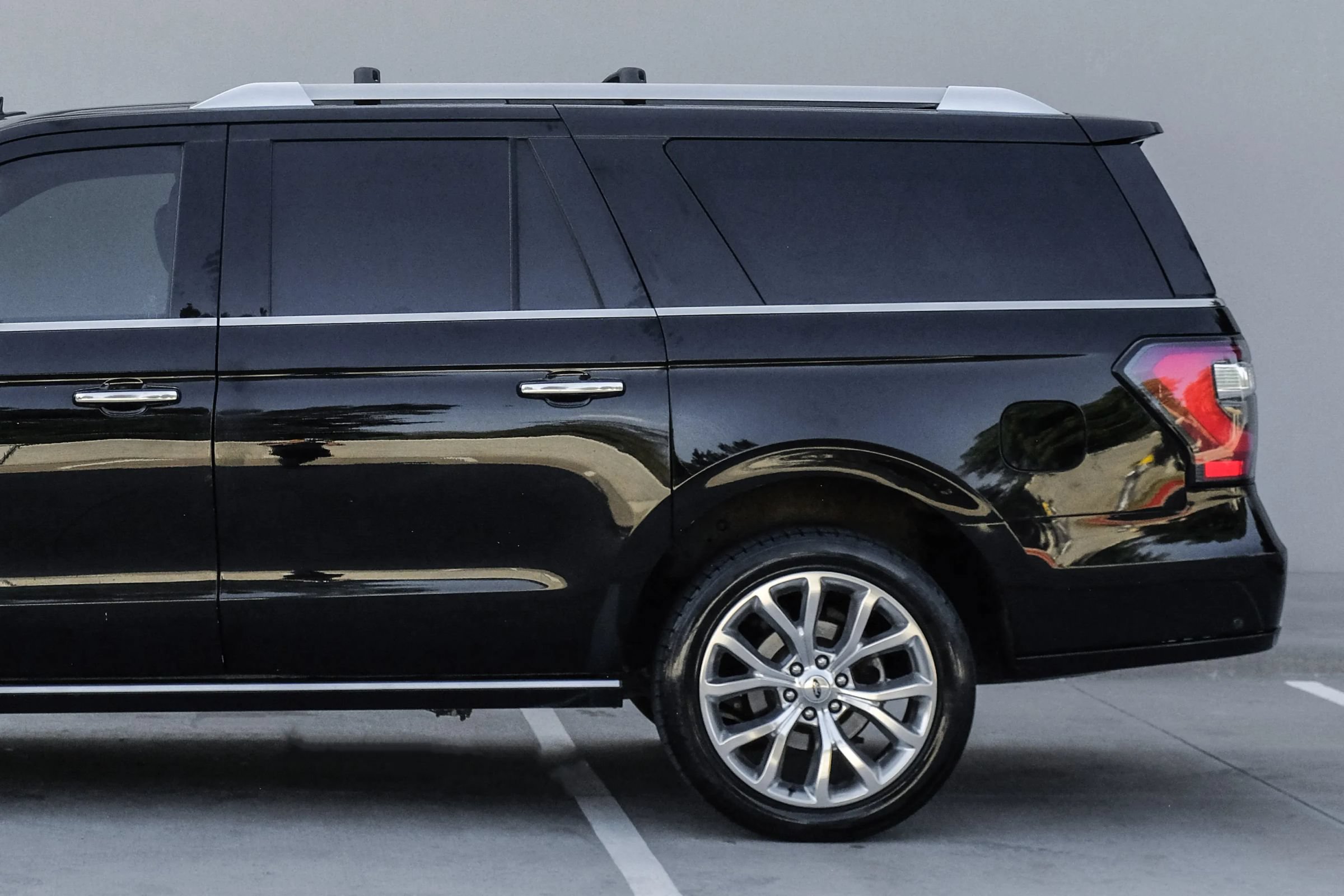 Used 2019 Ford Expedition Max Platinum RWD image 10