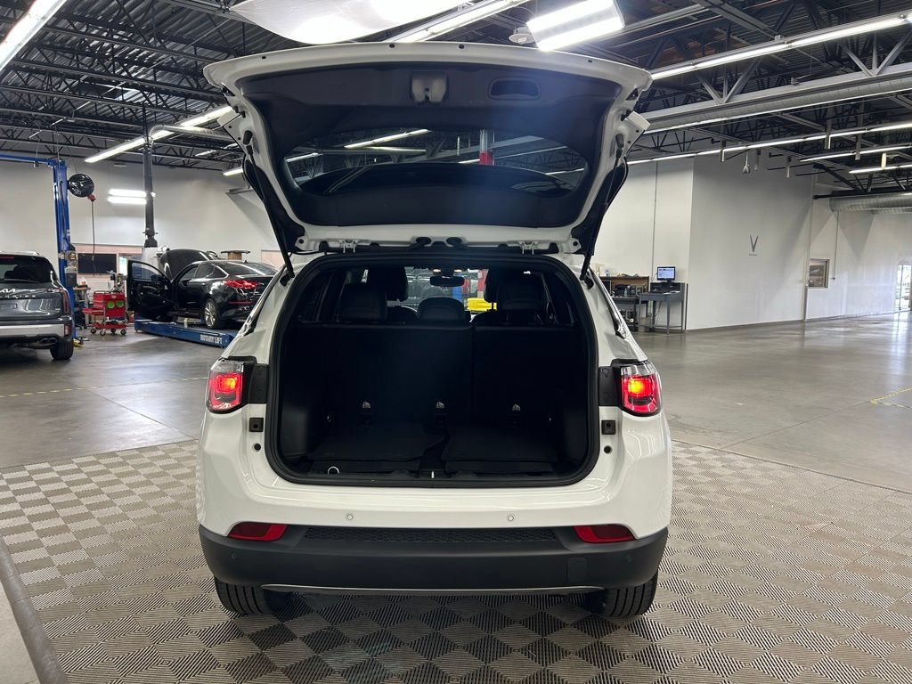 Used 2024 Jeep Compass Limited AWD/4WD image 7