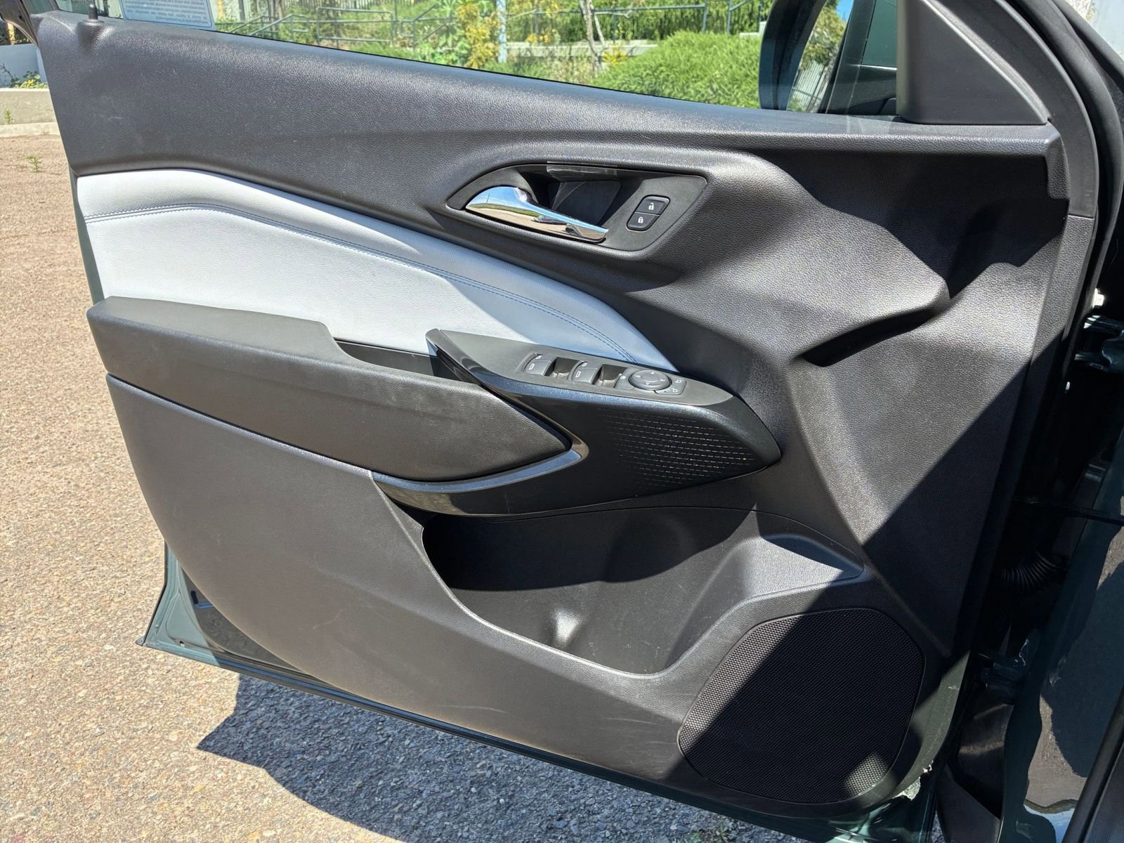 Used 2025 Chevrolet Trax LT image 18