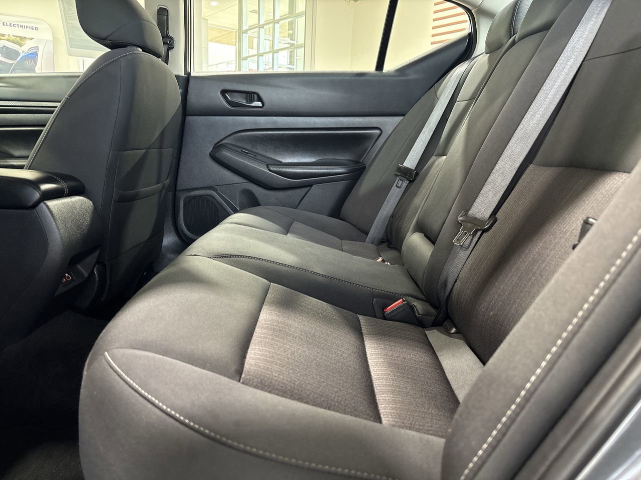 Used 2025 Nissan Altima 2.5 SV FWD image 22