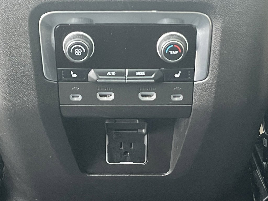 Certified 2021 Chevrolet Suburban Premier w/ Premium Package image 32