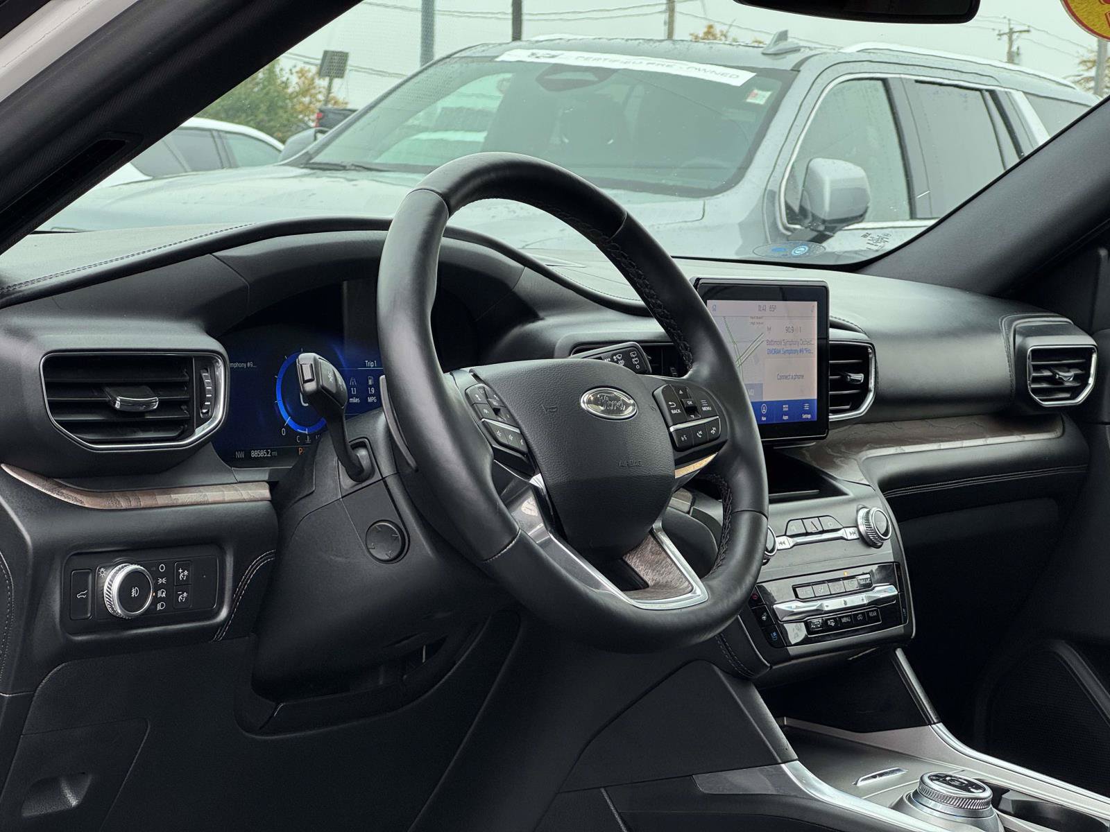 Used 2020 Ford Explorer Platinum AWD/4WD image 12