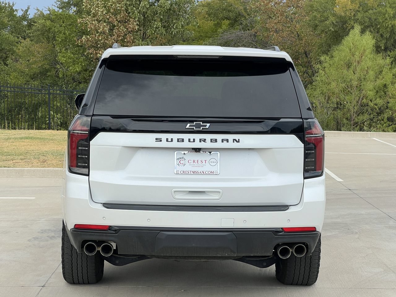 Used 2025 Chevrolet Suburban Z71 AWD/4WD image 4