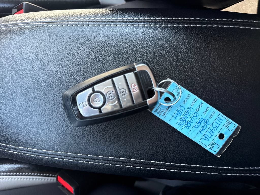 Used 2024 Ford Escape SE FWD image 35