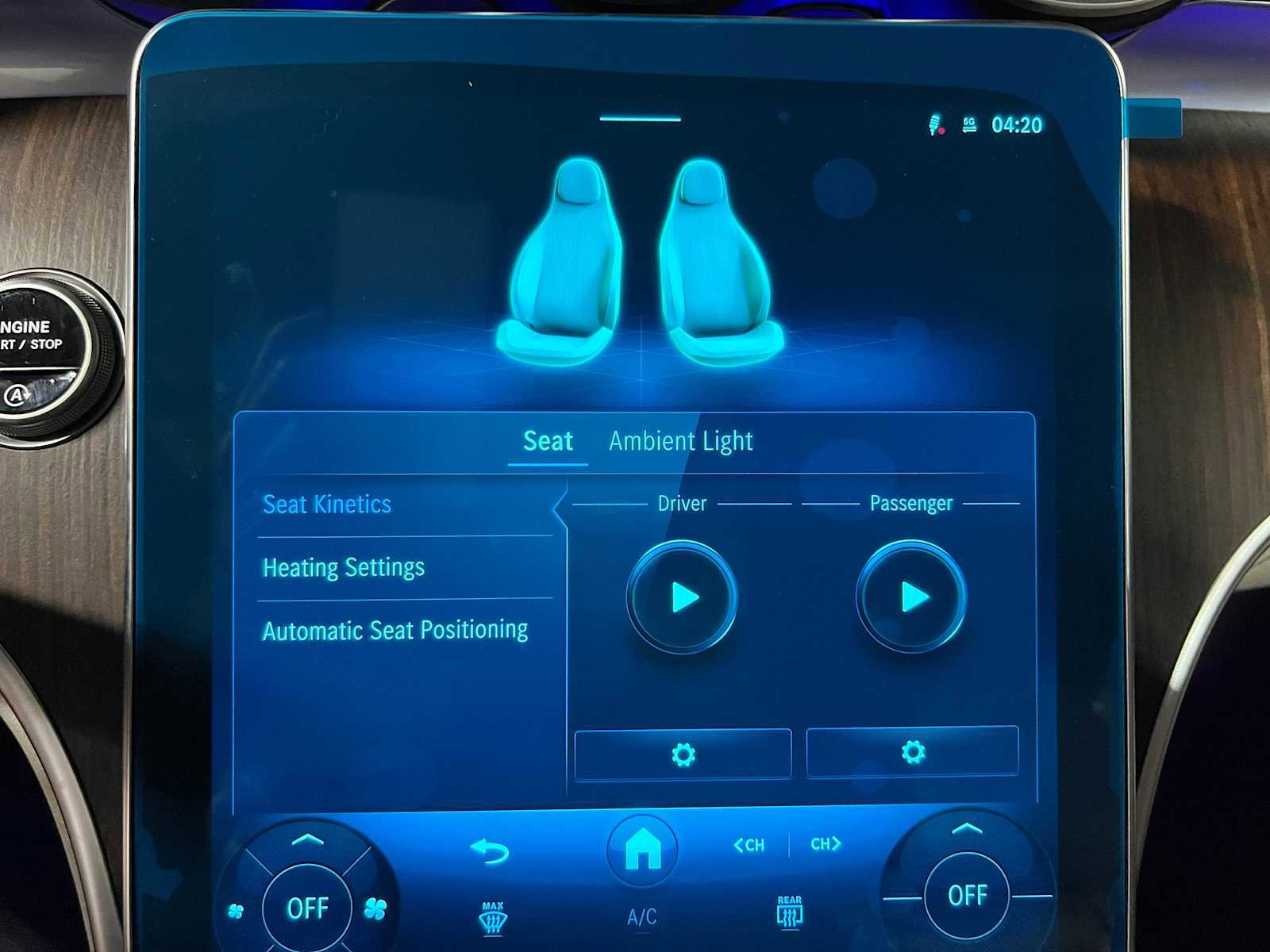 Used 2025 Mercedes-Benz C 300 4MATIC Sedan image 25