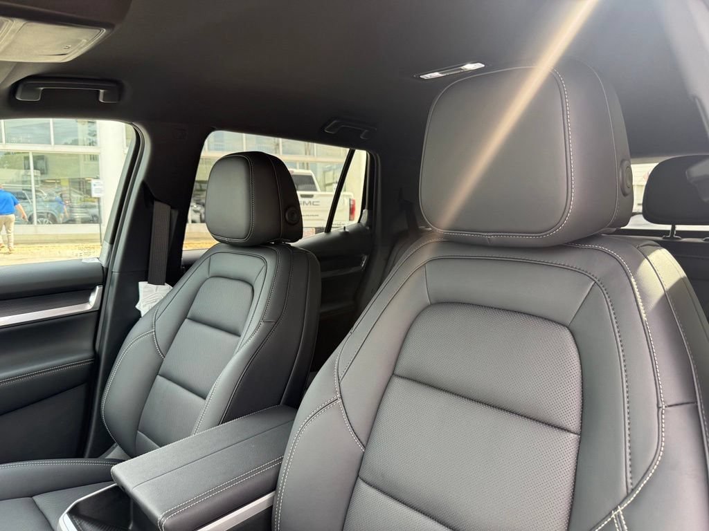 New 2027 GMC Terrain Elevation w/ Elevation Premium Package AWD/4WD image 11