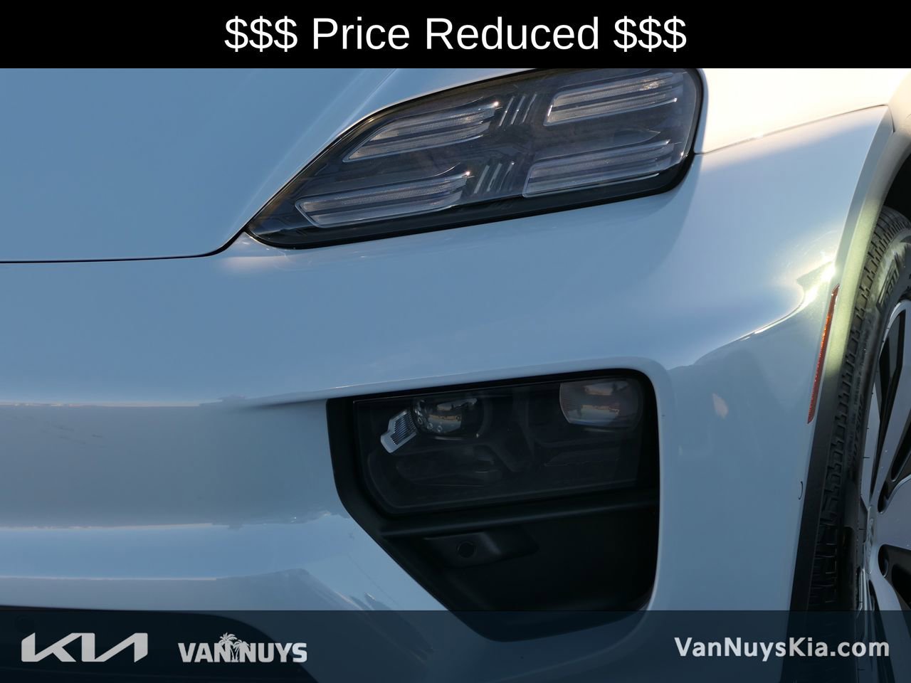 Used 2024 Porsche Macan 4 Electric image 8