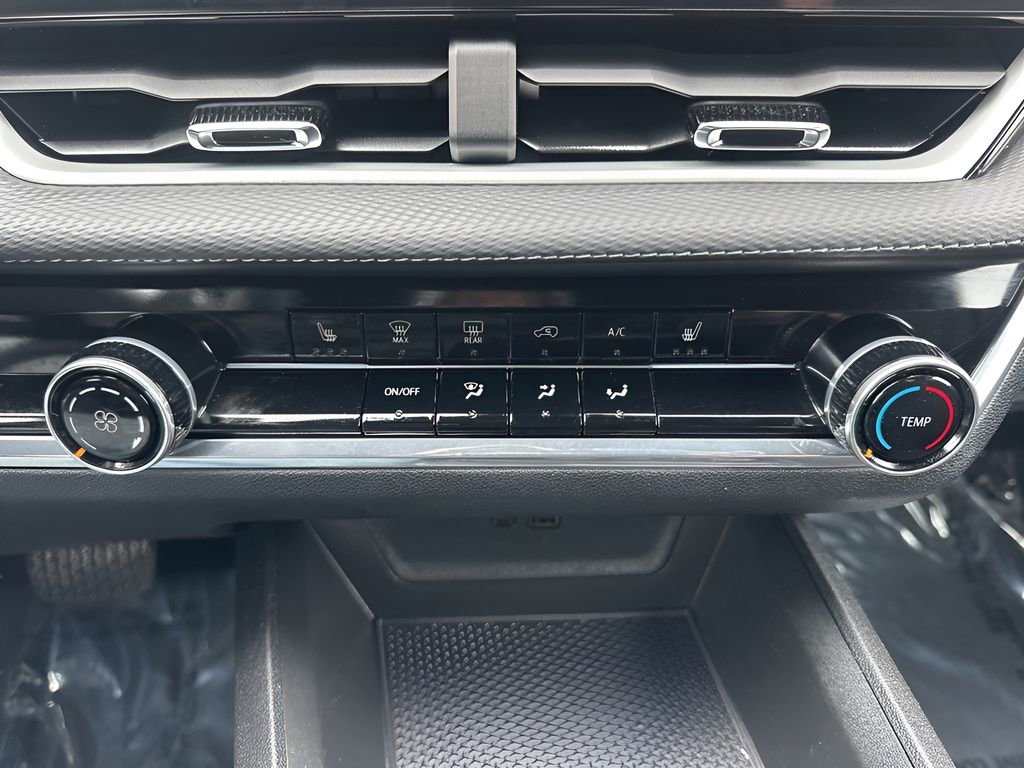 Used 2025 Chevrolet Equinox LT image 17