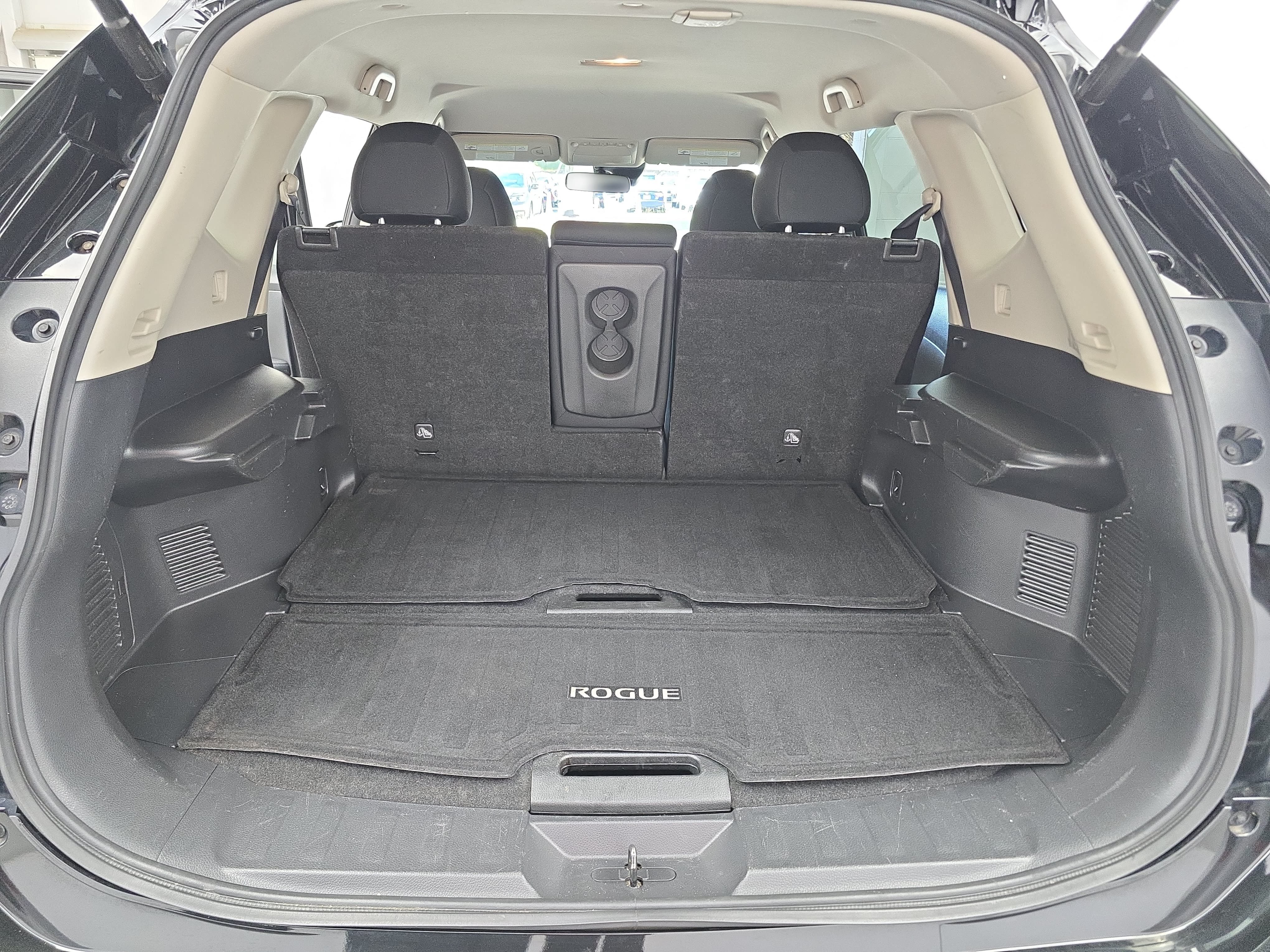 Used 2019 Nissan Rogue SV w/ Premium Package AWD/4WD image 12